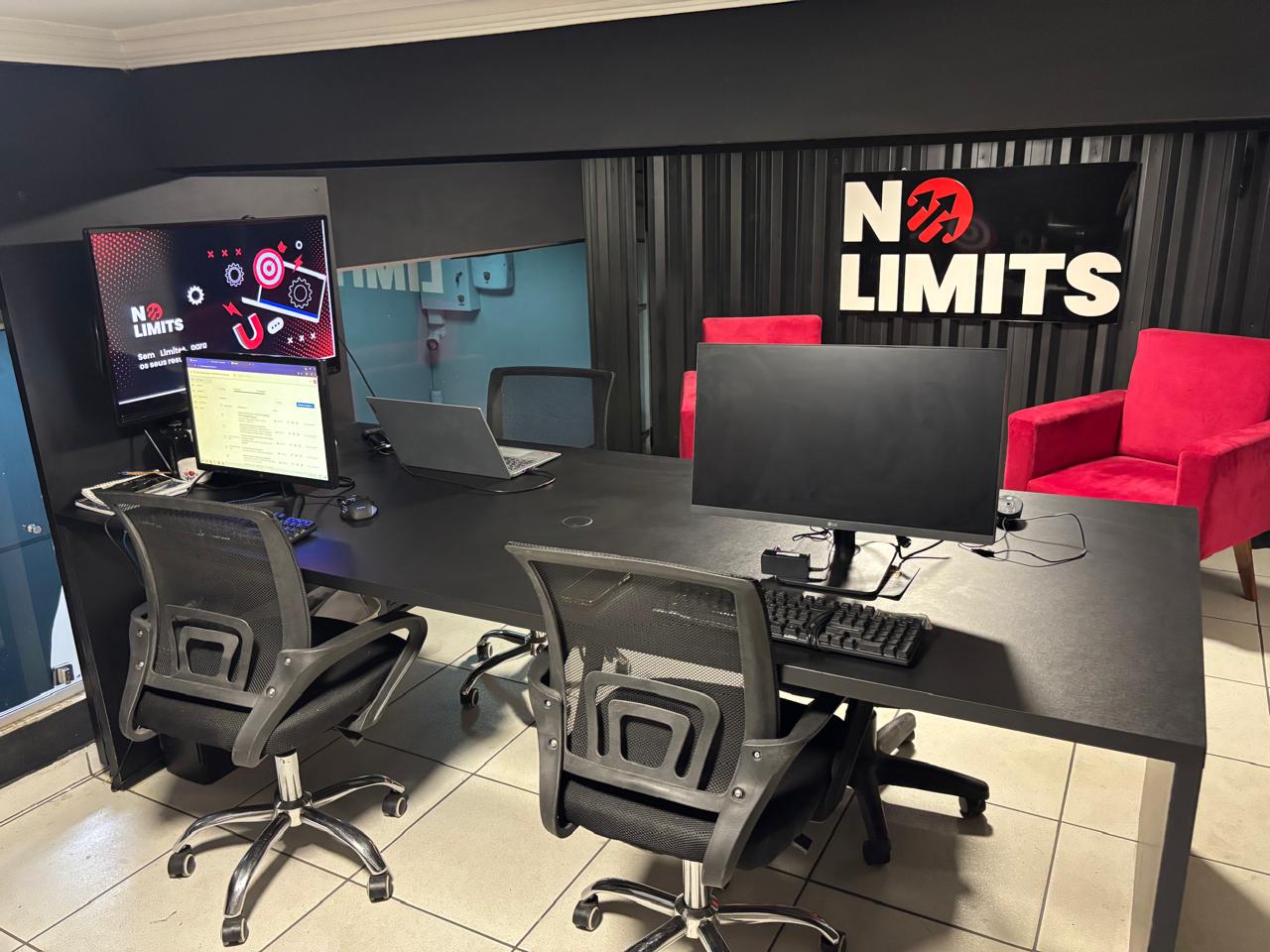 Escritório No Limits - Estações de trabalho